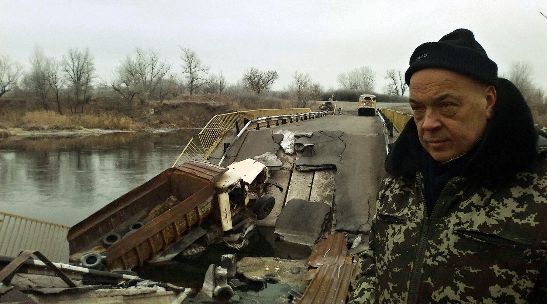 00 bridge blown up by Ukrainians. 21.03.15