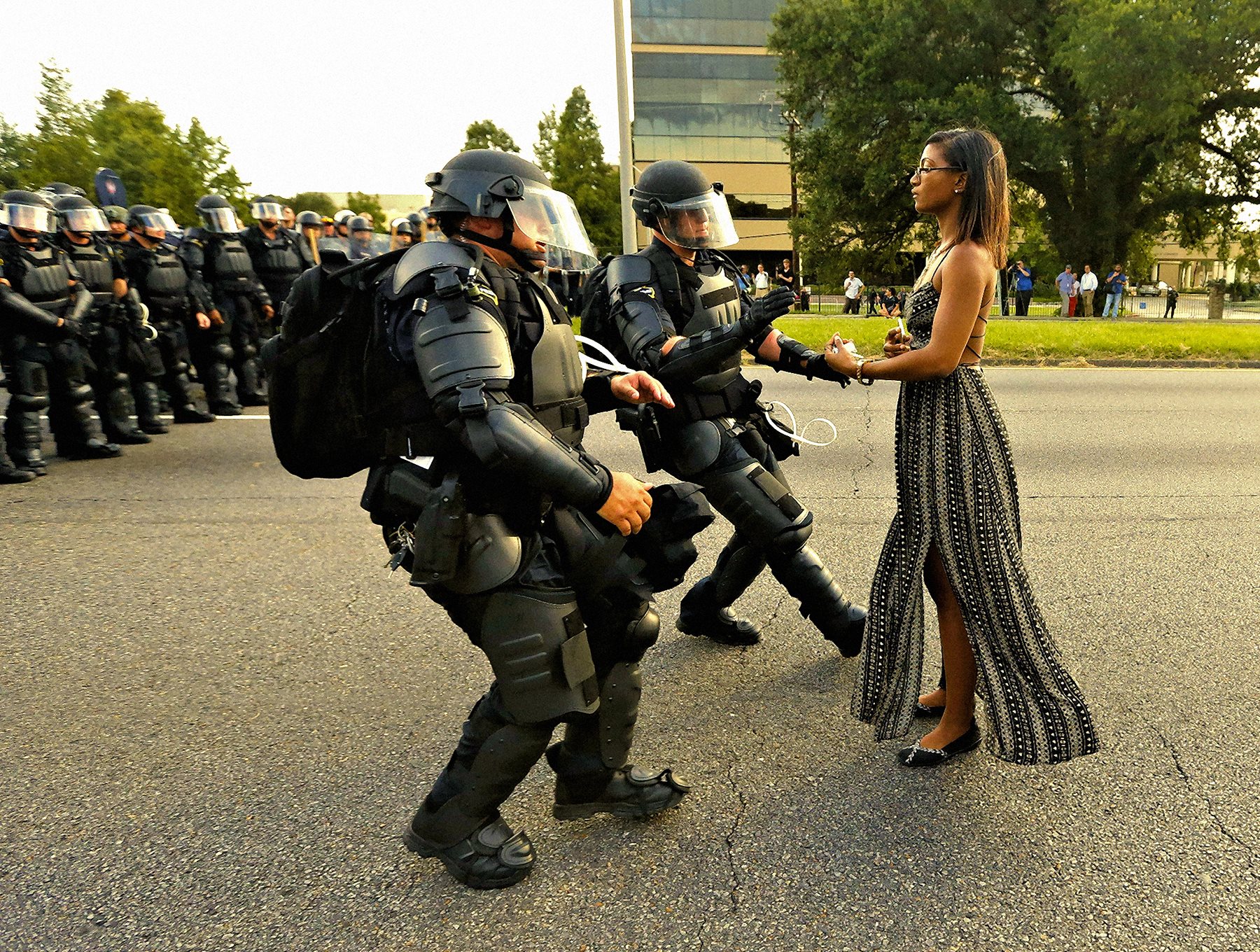 https://02varvara.files.wordpress.com/2016/07/00-baton-rouge-pd-police-arrest-protester-1207161.jpg?w=1800&h=1360